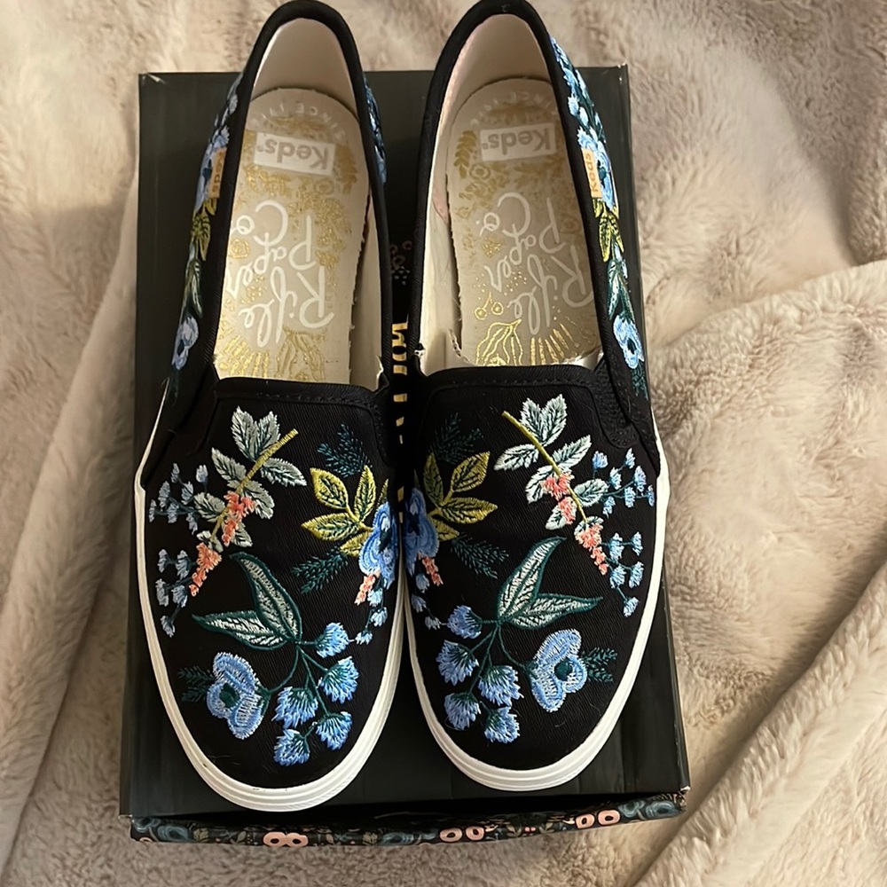 Keds trip deck doc embroidered navy (but I think it looks more like black)